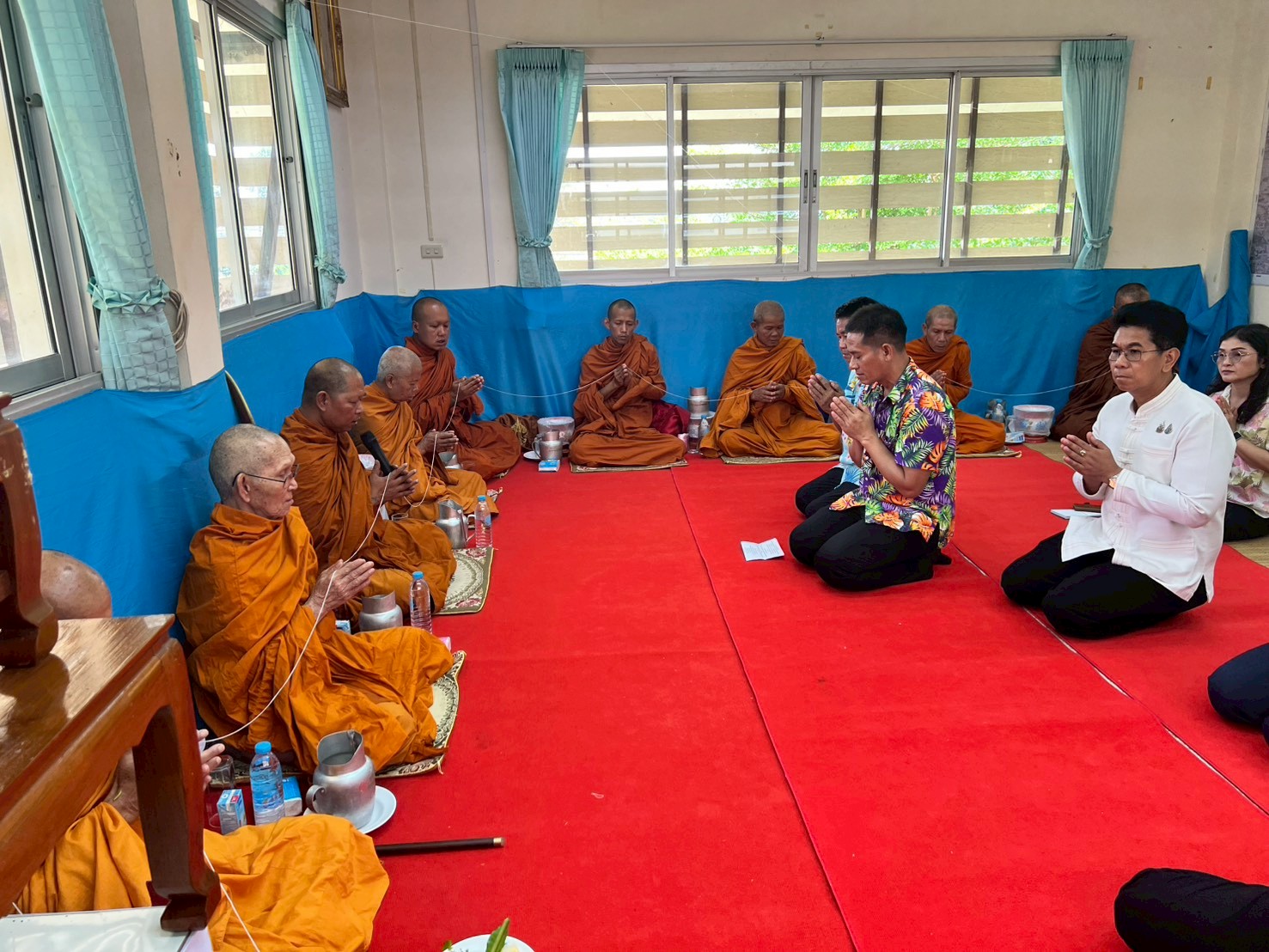 title - ส.ป.ก. ยโสธร จัดพิธีเจริญพระพุทธมนต์ทำบุญถวายภัตตาหารเพลแด่พระสงฆ์ พิธีสักการะศาลเจ้าที่และสิ่งศักดิ์สิทธิ์ประจำสำนักงาน เนื่องในเทศกาลวันขึ้นปีใหม่ไทย